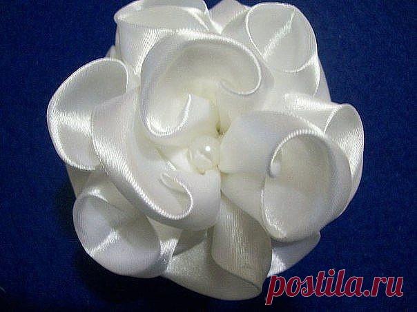 Бант из лент