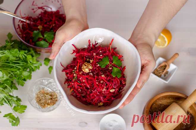 Вкусный витаминный сырой салат из свёклы с орехами