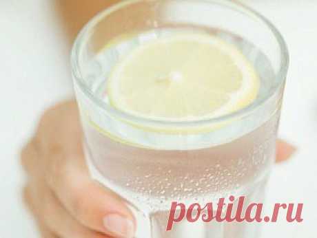 7 причин выпить стакан воды с лимонным соком / Вкусный выбор