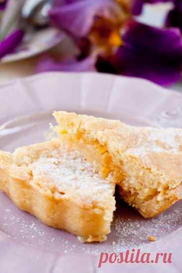 Мамин лимонник из книги гастронома Люблю этот пирог с детства, его пекла моя тетя. Но рецепт был утерян, а спросить не у кого. И вот лет 7-8 назад, когда муж подарил мне книгу Про пироги из серии Книга гастронома, я нашла там этот рецепт. Вот с тех пор его и пеку. Я обожаю лимоны и все лимонное, поэтому этот пирог в…