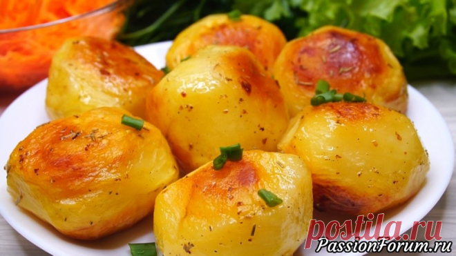 Картофель в духовке с хрустящей корочкой - запись пользователя kalnina в сообществе Болталка в категории Кулинария Картофель в духовке с хрустящей корочкой. Всего один секрет, а в результате картофель получается невероятно вкусный, потрясающе нежный, мягкий и обалденно красивый. А божественный чесночный аромат запеченной картошки — это нечто.