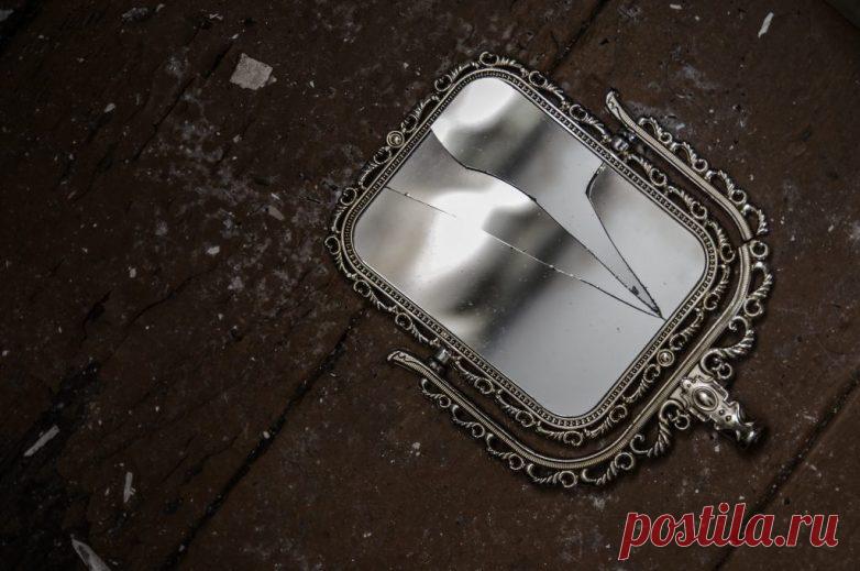 13 примет про разбитое зеркало / Мистика