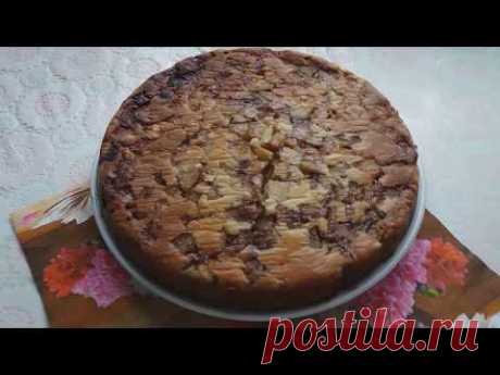 Шарлотка с яблоками и корицей. Вкус неимоверный.