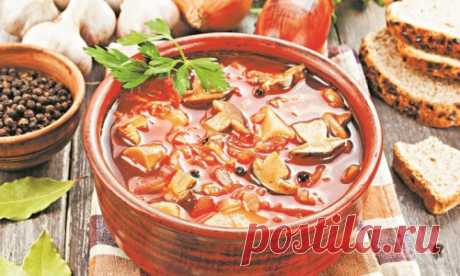 Постные кислые щи 
Щи, хоть и постные, получаются необыкновенно вкусными, плотными и душистыми. Грибы, чеснок, зелень, квашеная капуста, объединившись, создают восхитительный союз, который наверняка придется вам по вку…