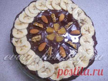 Шоколадно-банановый  - рецепт отличного тортика по нашей ссылке
https://every-holiday.ru/1123/SHokoladno-bananovyj_tort/