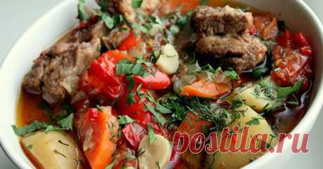 Хашлама из говядины с картофелем Блюдо поистине красочное, ароматное, сытное и невероятно вкусное.