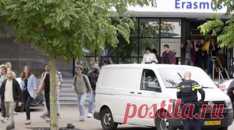 NOS: два человека погибли в результате двух инцидентов со стрельбой в Роттердаме. Два человека погибли в результате двух инцидентов со стрельбой в жилом доме и в медицинском центре университета Эразма Роттердамского в нидерландском Роттердаме. Читать далее