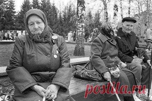 С каждым годом все меньше и меньше. низкий поклон им.Спасибо за ПОБЕДУ ДОРОГИЕ ВЕТЕРАНЫ !!!!!!!