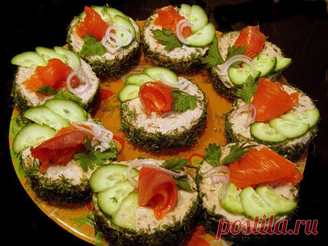 ОБРАЗЦЫ ПОДАЧИ БУТЕРБРОДОВ НА КАЖДЫЙ ДЕНЬ
Просто и вкусно (видно продукты выложенные на хлеб)
