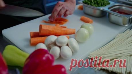 ВКУСНАЯ ЛАПША-ВОК