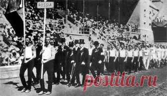 Слово «Russia» (Раша) – это величайшая диверсия против России
Спустя менее чем 30 лет после завершения холодной войны, мы стали свидетелями нового витка противостояния между Западом и Россией (как преемницей СССР). На ближнем востоке льётся кровь и летают ракеты. Но главным театром военных действий в XXI веке стало информационно-ментальное пространство. Сегодня уже не только военные специалисты говорят о гибридной войне, психотронном и информационно-ментальном оружии.

Нес...