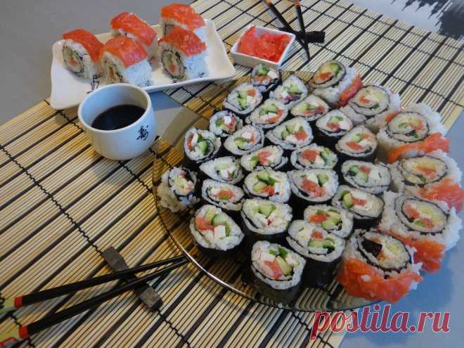 РОЛЛЫ с ФОРЕЛЬЮ !!! **Нори 10шт, рис круглый 4пак ( варим 20мин), форель слабосолёная 1уп -300г, крабовые палочки 1уп, огурцы 4-6шт, лук зеленый 1пучок, майонез, вода с уксусом -чтобы смочить пальцы, когда кладём рис. *Нарезка: рыба, огурец, краб/палочки, лук -соломкой. *На лист Нори с рисом, промазанный майонезом, с помощью коврика, закрутим в рулет. Убрать в холод.  *Перед подачей -нарезать, украсив рыбкой. Оформим, в виде "веера" //ОК