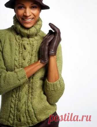 Водолазка спицами с укороченным рукавом Женская водолазка спицами, выполненная из довольно толстой пряжи на основе акрила и шерсти. Водолазка вяжется регланом от горловины. Перед украшен...