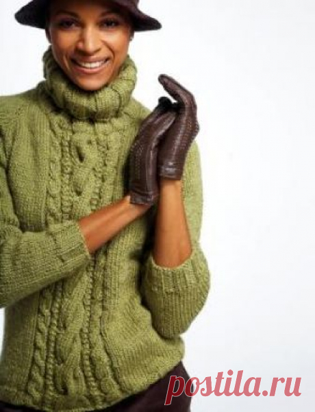 Водолазка спицами с укороченным рукавом Женская водолазка спицами, выполненная из довольно толстой пряжи на основе акрила и шерсти. Водолазка вяжется регланом от горловины. Перед украшен...