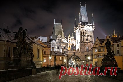 В Чехии дети украинских беженцев столкнулись с травлей в школах. В Чехии дети украинских беженцев столкнулись с дискриминацией, при этом в стране они являются потенциальным объектом травли. «Насмешки, плевки в тетрадь и российский гимн на переменах. В некоторых чешских школах украинским детям их одноклассники устраивают травлю», — указывается в статье.
