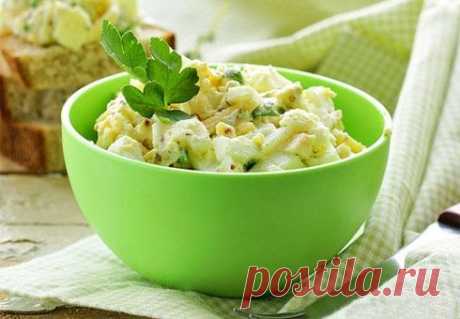 Салат из огурцов, картофеля и яиц