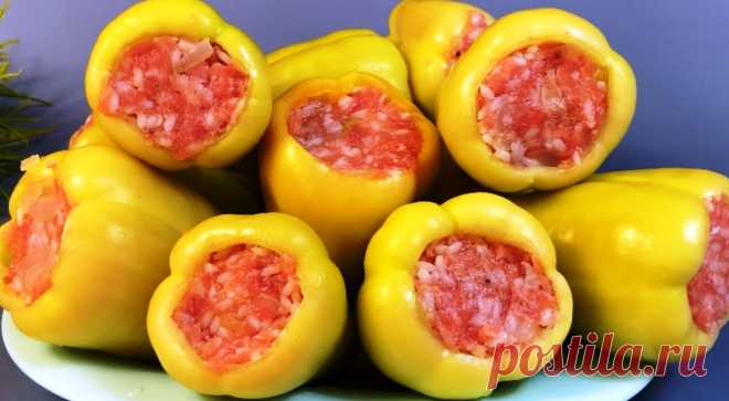 Как вкусно приготовить фаршированные перцы. Весь секрет в правильном бульоне Фаршированный перец — это блюдо, которое известно и любимо во многих странах мира. Оно представляет собой болгарский или другой сладкий перец, начинённый различными ингредиентами: мясом, рисом, овощами, грибами и другими продуктами. Фаршированные перцы имеют богатую историю и являются частью кулинарных традиций разных народов. Они могут отличаться по рецептуре в зависимости от региона и предпочтений повара. […]