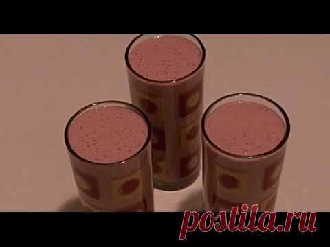 Молочный коктейль с клубникой.