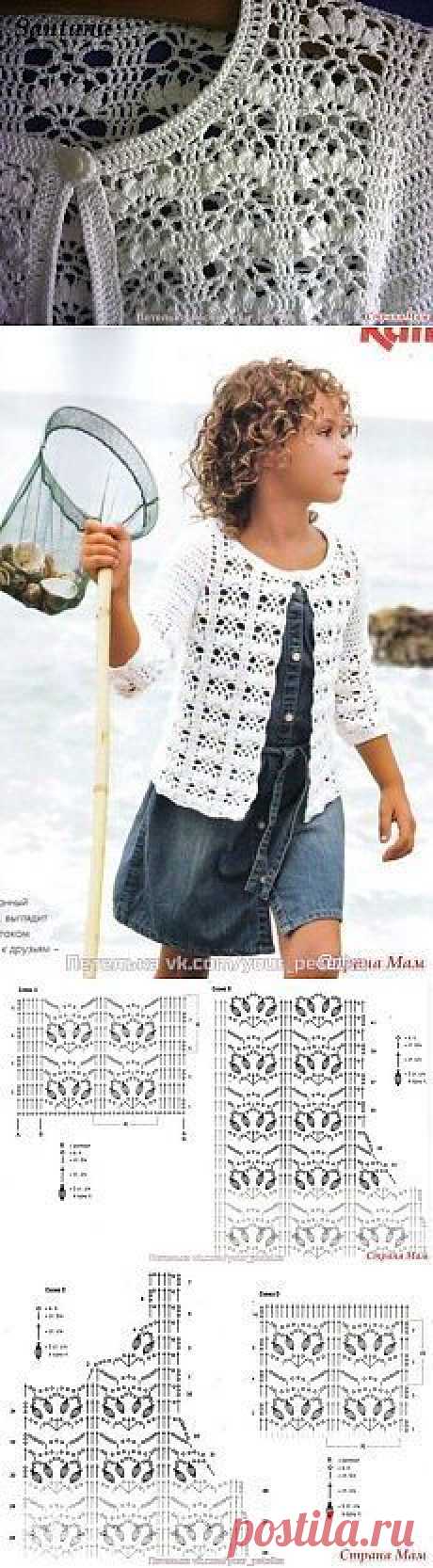 Learn how to knit blouse for girls.A gentle light blouse for a 6 year old girl, crocheted with a beautiful openwork pattern. The blouse can complement the top, dress or sarafan.