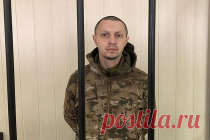 Бойца «Азова» осудили на 28 лет за приказ расстрелять троих мирных жителей. Верховный суд Донецкой народной республики (ДНР) приговорил к 28 годам лишения свободы гранатометчика украинского батальона «Азов» (запрещенная в России террористическая организация) Дмитрия Поповича за приказ расстрелять мирных жителей Мариуполя. Военнослужащий признан виновным.