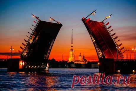 Развод мостов в Санкт-Петербурге: лучшие места для просмотра и экскурсии на теплоходе