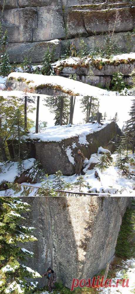 В предгорьях Алтая найден загадочный мегалитический комплекс | Велемудр