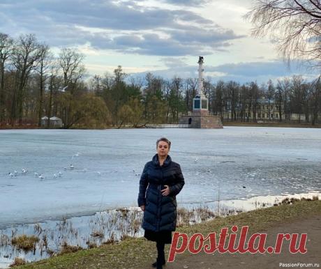 "​Не слишком доверяйте ранней весне.". А.Кирьянова Ранняя весна коварна и вероломна. Сначала разнежит и поманит теплом и солнцем. Снег и лёд быстро тают. И появляется зеленая травка на проталинах, небо такое синее, так тепло! И набухают почки на согретых весной деревьях. А особо доверчивые цветы расцветают.Кажется, весна пришла. А потом...