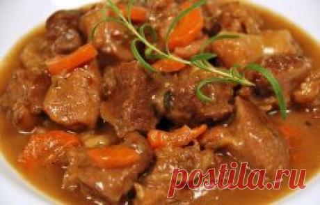 Свинина с подливкой - густой соус в комплекте! 
Свинина с подливкой – это вкусное сочное блюдо на каждый день. Достаточно добавить к нему сытный гарнир, и готов полноценный ужин для всей семьи, который вызовет искренние комплименты в адрес кулинар…