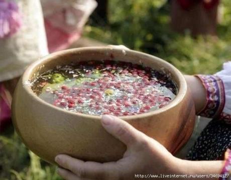 ЭТО ИНТЕРЕСНО: ЧТО НА РУСИ НАЗЫВАЛИ ПИВОМ И ВОДКОЙ