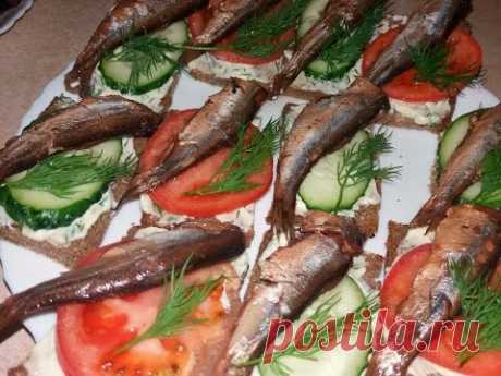 Быстрые Бутерброды со Шпротами. Закуска на скорую руку