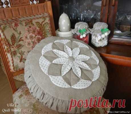 Подушка с цветком в технике лоскутного шитья — Сделай сам, идеи для творчества - DIY Ideas