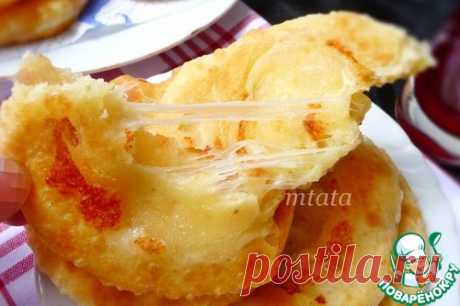 Йогуртово-сметанные лепешки с сыром – кулинарный рецепт