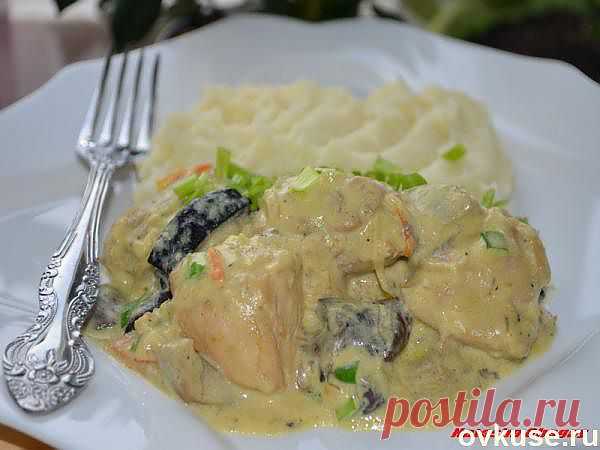 Куриное филе с грибами в сметанно - сырном соусе - Простые рецепты Овкусе.ру