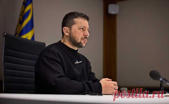 Зеленский сравнил конфликт на Украине с борьбой Давида и Голиафа. Единственно возможным решением в конфликте с Россией украинский президент считает победу Киева, на компромисс Украина не пойдет. Москва заявляла о готовности к переговорам с учетом сложившихся реалий