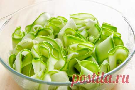 Нежный омлет с кабачками • Жизнь - вкусная! Кулинарный сайт Галины Артеменко В сезон обожаю готовить этот омлет с кабачками! Просто и вкусно, а рецепт можно использовать также для цукини. Повторяю его каждый год.