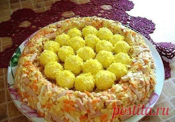25 рецептов салата с курочкой:
1. Салат 