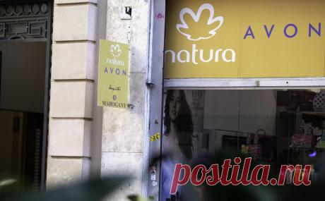 «Ъ» узнал о проверке СК из-за листовок в поддержку ВСУ в посылке Avon. В посылке с товарами Avon обнаружили листовки с «краткой, но весьма агрессивной» информацией о действиях России на Украине, экспертиза нашла там дискредитацию армии и побуждение к «захвату власти» в стране. Данные передали в СК