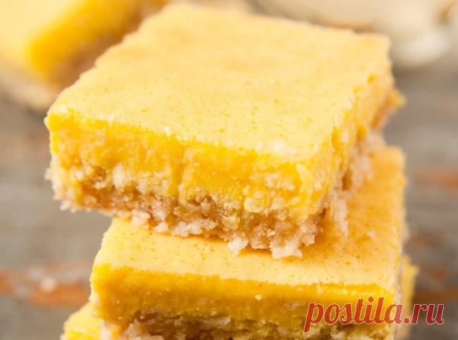 Торт «Лимонник» —хит застолий, который смогут приготовить даже дети!

Простой рецепт для домашнего приготовления: этот очень вкусный торт не раз становился хитом всевозможных застолий.

Рецепт торта «Лимонник» настолько прост, что его могут приготовить даже дети. Торты, тесто для которых замешивается на сметане, не сравнятся ни с чем!


НАДО:

Тесто:

380 г муки
250 г сливочного масла
200 г сметаны
1\2 ч. л. соды (погашенной уксусом)

Начинка:

1,5 шт. лимона
200 г сахара
...