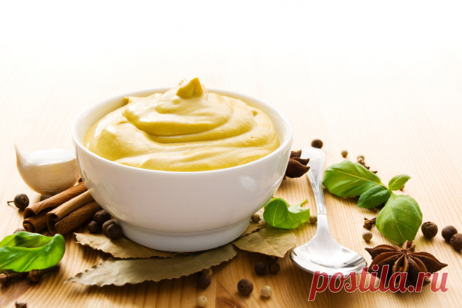 Соус мели-мустарда (медово-горчичный) Легкий  в приготовлении и вкусный медово-горчичный соус придаст пикантный вкус блюдам. Соус готовится в считанные минуты и является идеальным сопровождением для курицы и заправки салатов. Несколько советов: для любителей сладких соусов, добавьте побольше меда. Если вы предпочитаете более острый вкус, увеличьте в пропорциях горчицу.