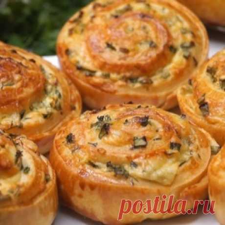 Завитушки с луком и чесноком