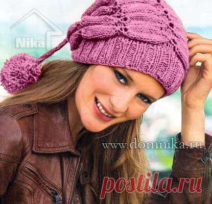 Вязаная шапка с узором из листьев