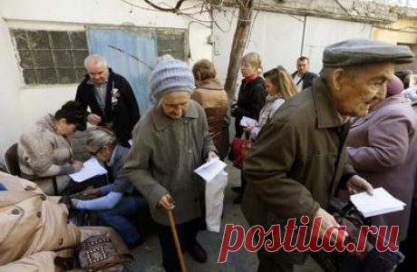 Пенсии и соцвыплаты не получат около 200 тыс. переселенцев из-за списков СБУ :: donbass.ua - новости Донбасса