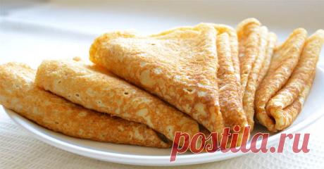 Такое разное тесто для блинов Считается, что выпекание блинов — настоящее искусство. Ведь нужно знать точное количество тесто, которое требуется вылить на сковороду, чтобы получить тонкий блин, вовремя мастерски его перевернуть. И таким образом получить ароматную горку превосходных блинов. На самом деле особых сложностей в приготовлении этого блюда нет. Итак, выбираем рецепт, готовим тесто, выпекаем блины, придерживаясь рекомендаций, — и …