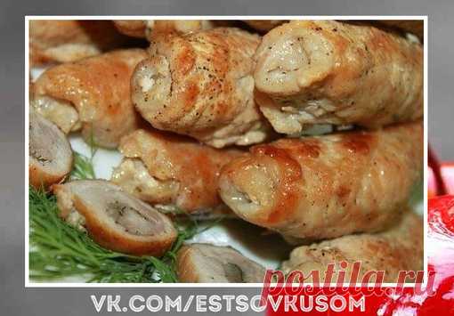 Теперь готовлю только так! Блюдо - бомба! Женщины в восторге от красоты, мужчины - от вкуса! Здесь есть всё!
Как же это вкусно - советую.

 Прочитать весь рецепт

СВИНЫЕ РУЛЕТЫ

Ингредиенты:
Показать полностью…

- 500 гр свиной шейки
- 300 гр шампиньонов
- 1 большая луковица
- 0,5 стакана красного вина
- 150 гр сыра
- 1-2 груши
- соль, перец

Ингредиенты:
больше рецептов тут 
1. Мясо нарезаем на продолговатые ломтики, отбиваем, солим, перчим. Лук нарезаем
полукольцами, гри...