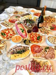 Поиск на Постиле: праздничный стол