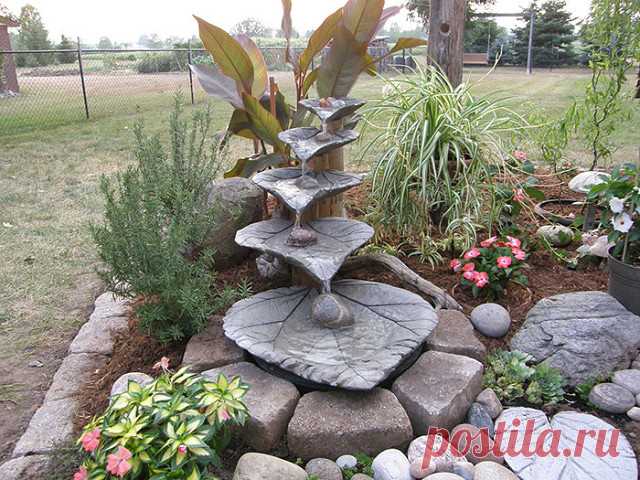 Оригинальный декор для сада можно сделать своими руками. Мастер-класс ниже... 




















Понадобятся: большие листья металлическая сетка цементный раствор акриловые краски лак резиновые перчатки
























Для начала нужно найти большой лист ревеня или лю…