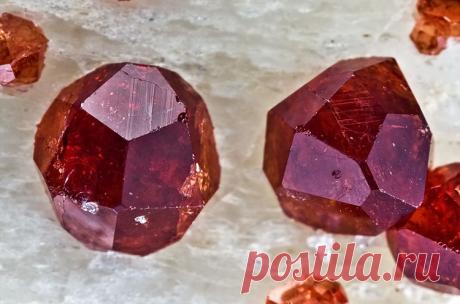 фото камня альмандин - Поиск в Google