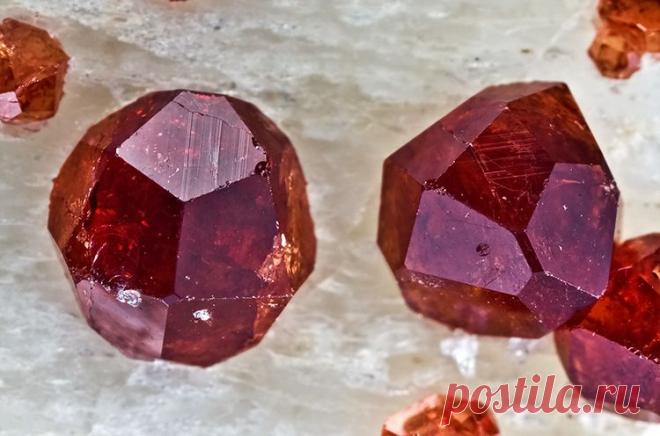 фото камня альмандин - Поиск в Google