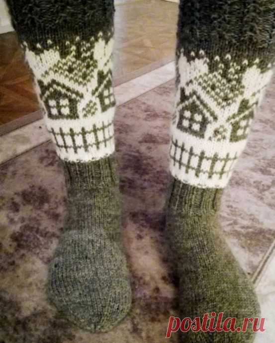 Носки с жаккардовыми домиками
