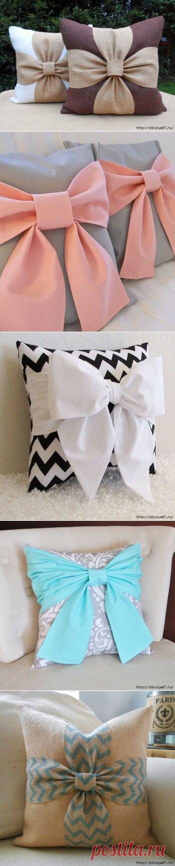 Декоративные подушки с бантиками